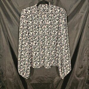 Carolina Belle pretty black floral blouse. Size M. NWT